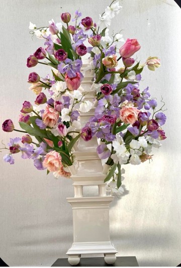 Tulpenvaas met tulpen 130 cm hoogte 70cm diameter 1695 3