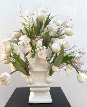 Tulpenvaas met tulpen hoogte 60 diameter 55 cm 24950 1